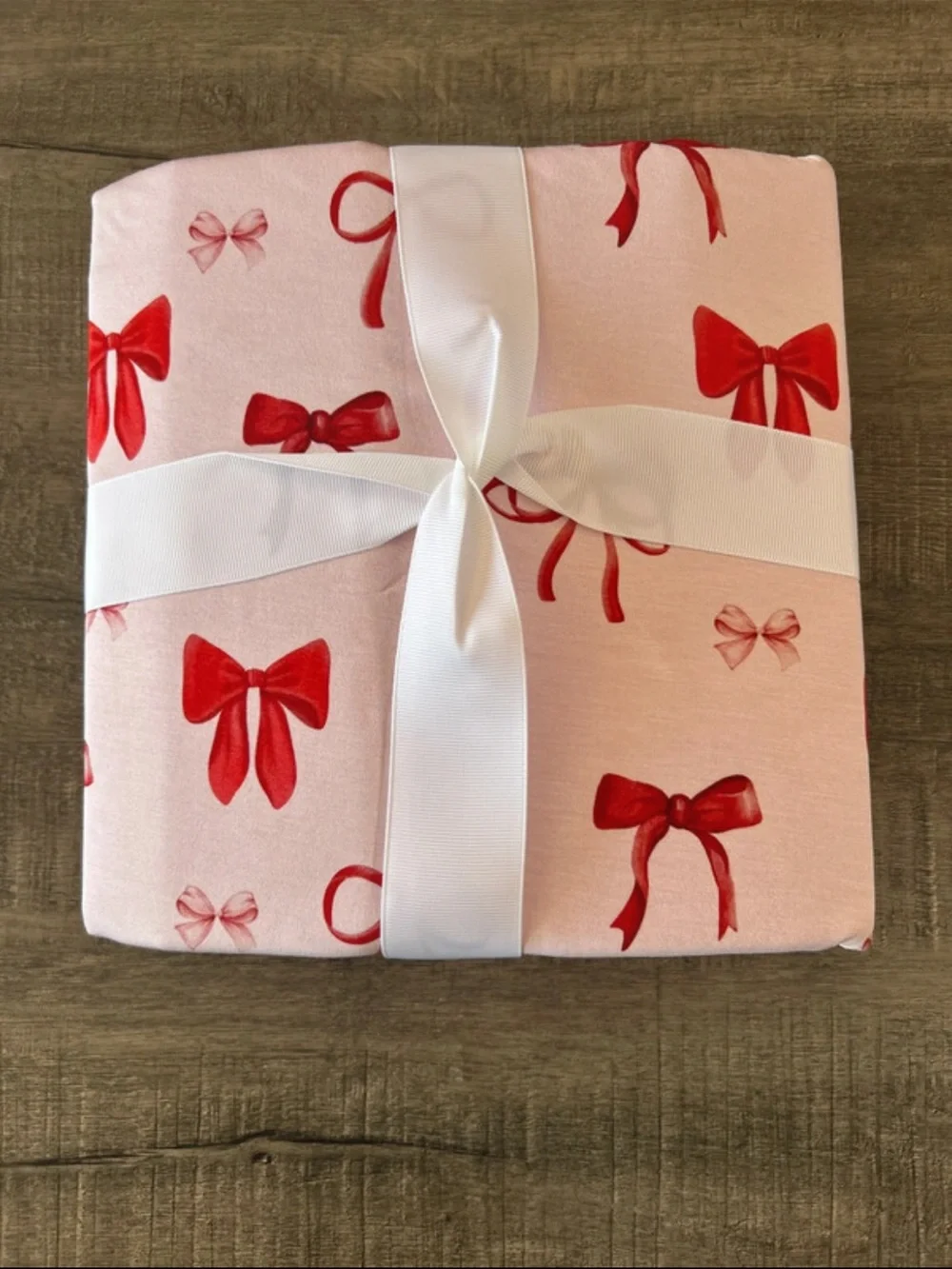 50x50 Bamboo Blanket Crimson Bows